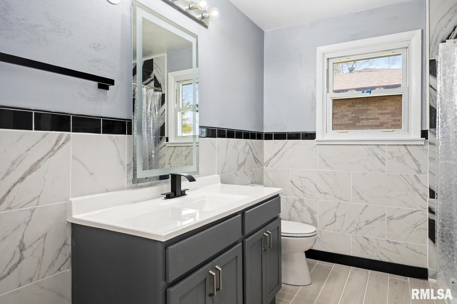 2216 West Westport Road Peoria, IL 61615 - Photo 17 of 31 Gallery Image 17