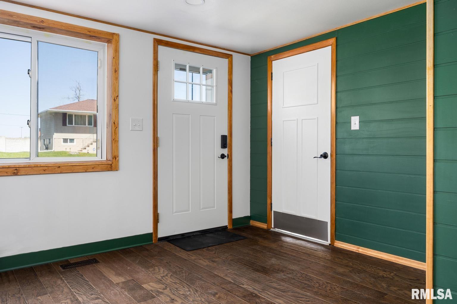 2216 West Westport Road Peoria, IL 61615 - Photo 19 of 31 Gallery Image 19