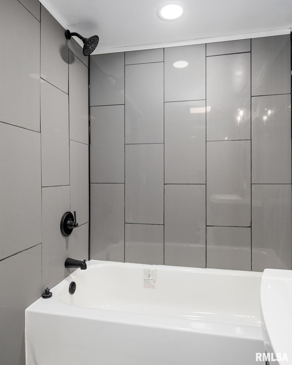 2216 West Westport Road Peoria, IL 61615 - Photo 26 of 31 Gallery Image 26