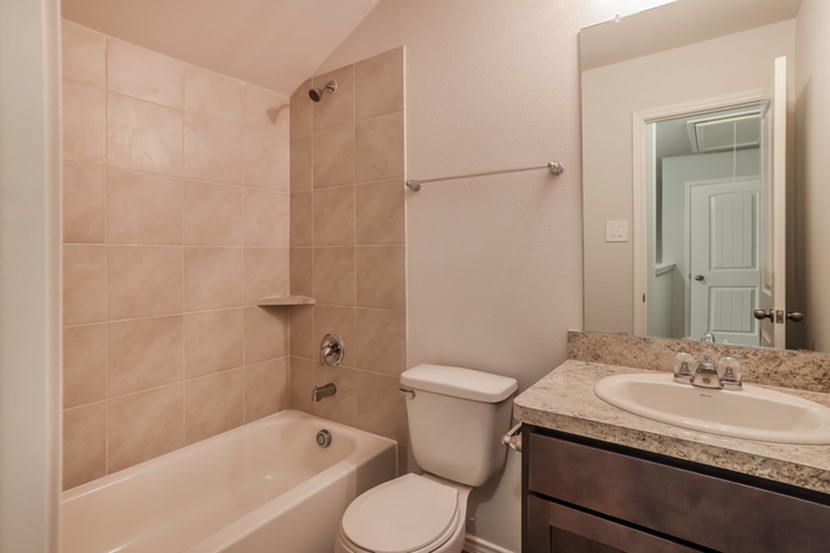 21622 Mamba Way Houston, TX 77073 - Photo 7 of 13 Photos may be representative of the floor plan and not the exact home. Finishes, layout, and features of the actual property for lease may vary.