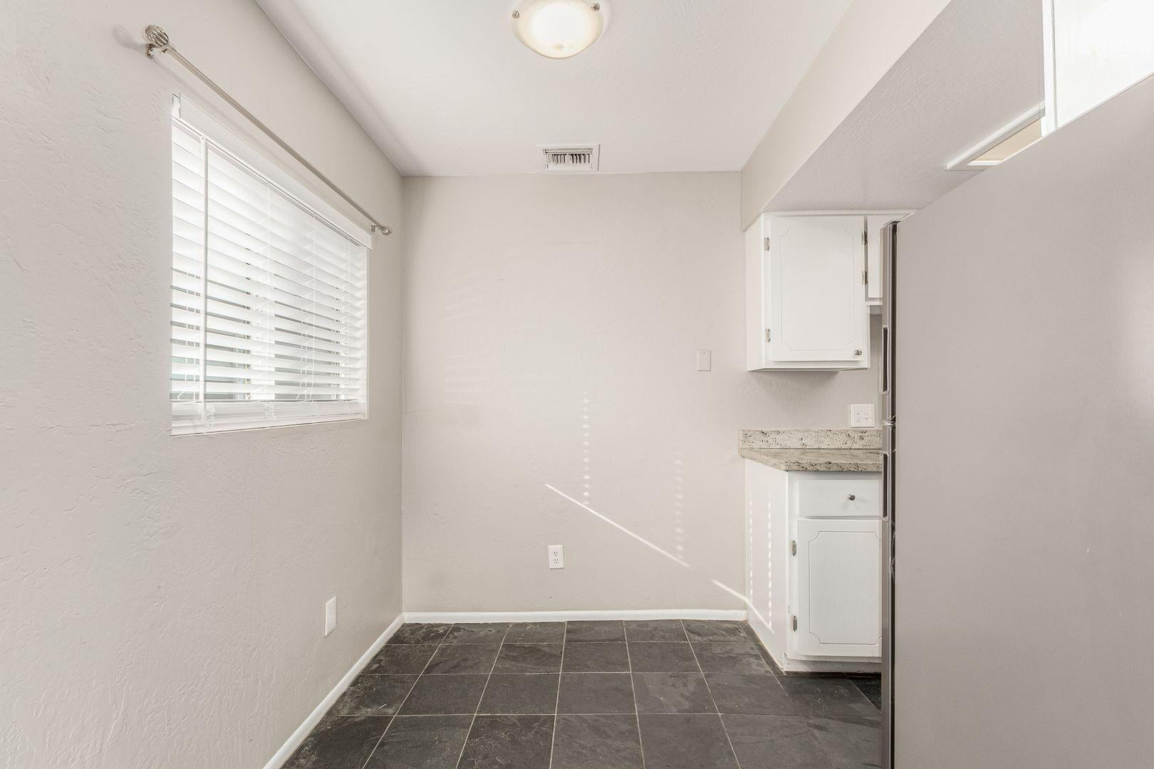 10033 North 9th Avenue, Unit 2 Phoenix, AZ 85021 - Photo 5 of 13 Photo #5