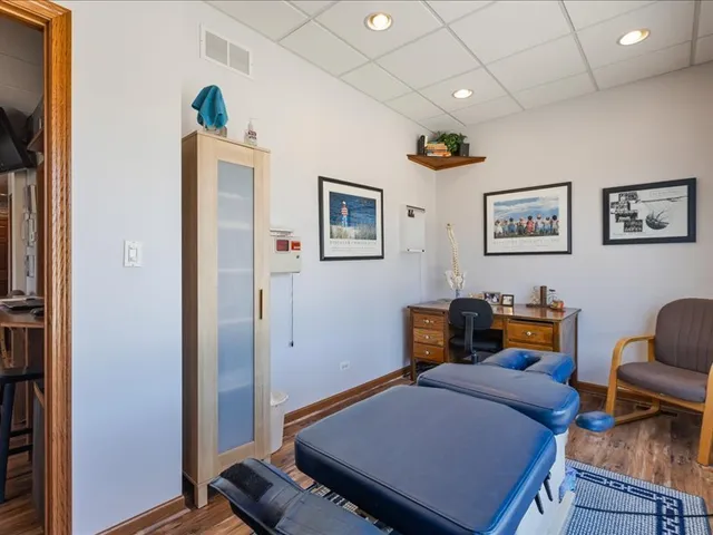 $420,000 | 111 West Railroad Avenue, Bartlett, IL 60103