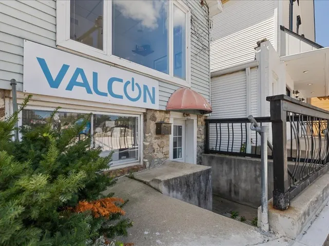 $420,000 | 111 West Railroad Avenue, Bartlett, IL 60103