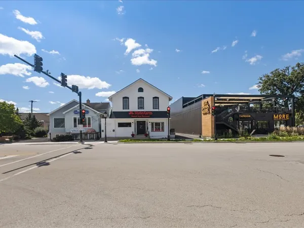 $420,000 | 111 West Railroad Avenue, Bartlett, IL 60103