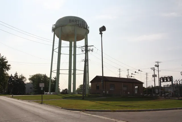 $420,000 | 111 West Railroad Avenue, Bartlett, IL 60103