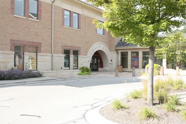 $420,000 | 111 West Railroad Avenue, Bartlett, IL 60103