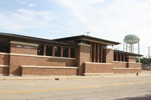 $420,000 | 111 West Railroad Avenue, Bartlett, IL 60103