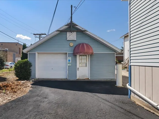 $420,000 | 111 West Railroad Avenue, Bartlett, IL 60103