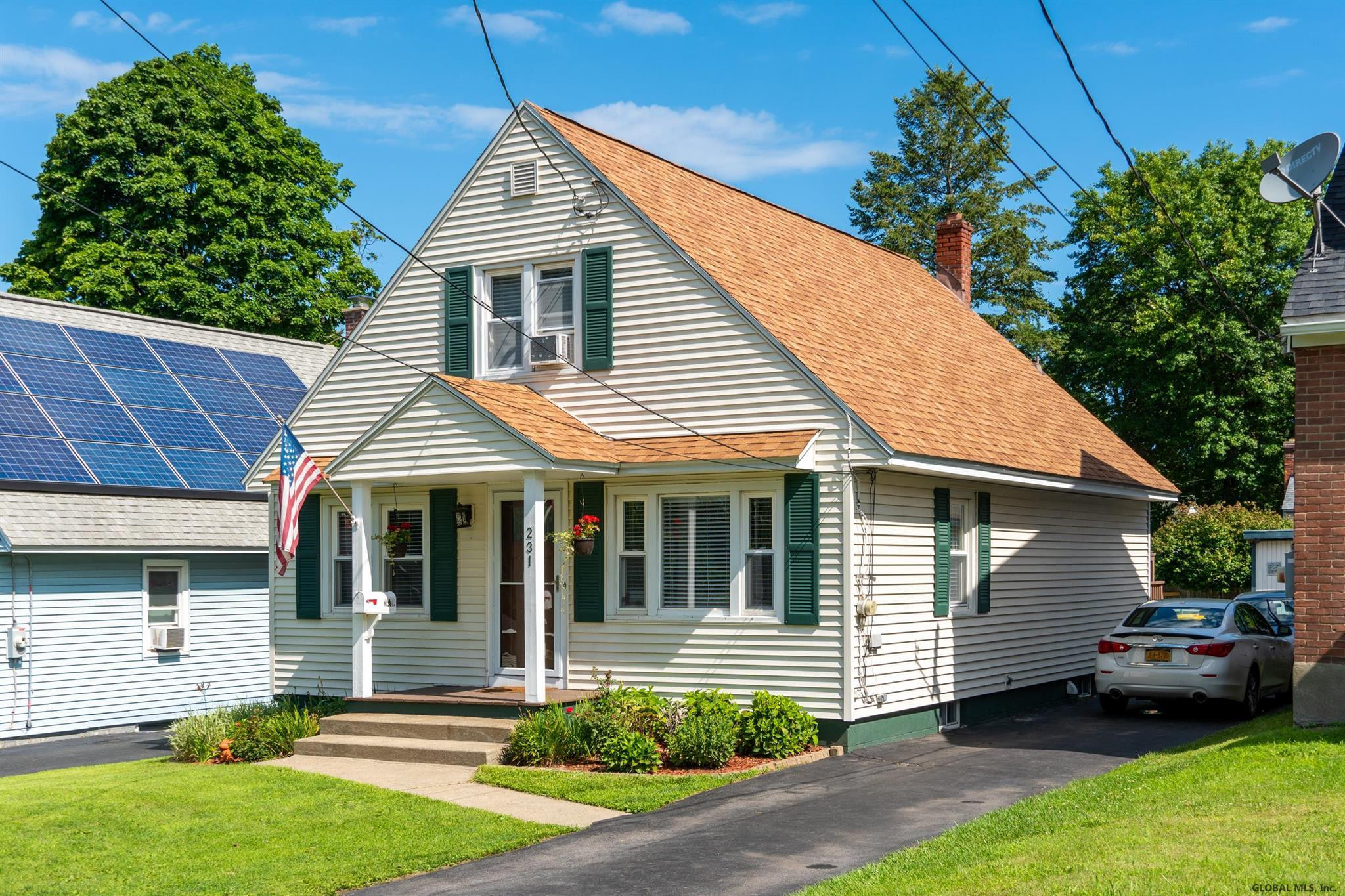 231 Hampton Avenue Rensselaer, NY 12144 - Photo 2 of 33 Photo 2