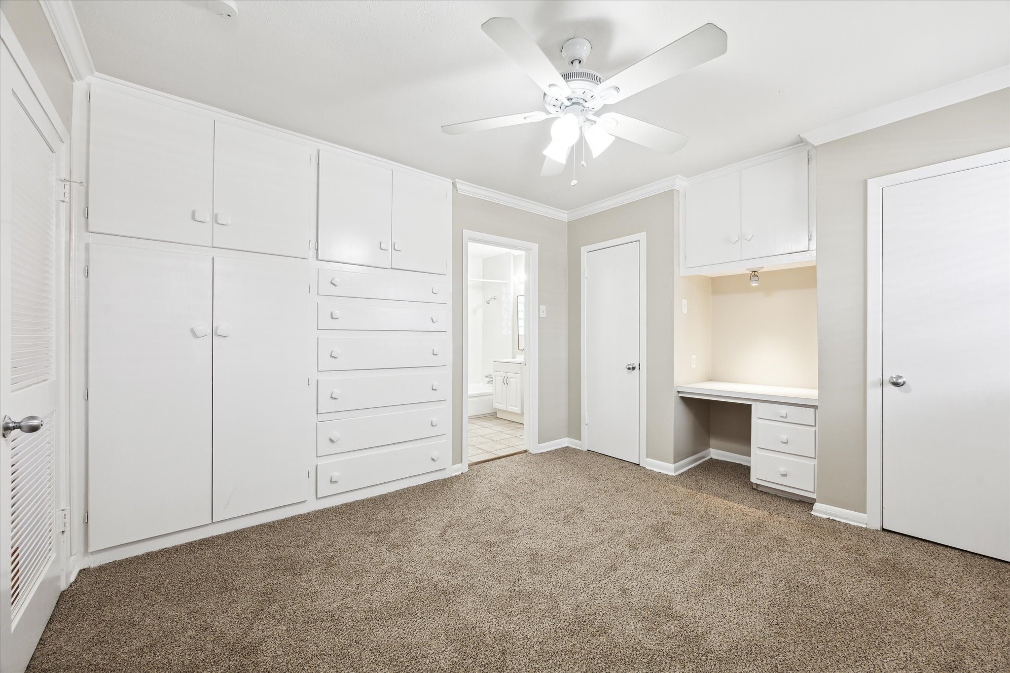 3618 Garrott Street, Unit 12 Houston, TX 77006 - Photo 7 of 13 a view of an empty room with a bathroom