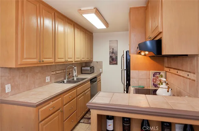 $2,495 | 4140 Warner Boulevard, Unit 103, Burbank, CA 91505