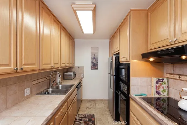 $2,495 | 4140 Warner Boulevard, Unit 103, Burbank, CA 91505