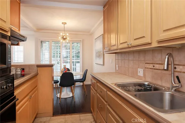 $2,495 | 4140 Warner Boulevard, Unit 103, Burbank, CA 91505