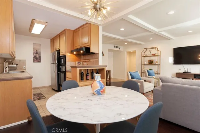 $2,495 | 4140 Warner Boulevard, Unit 103, Burbank, CA 91505