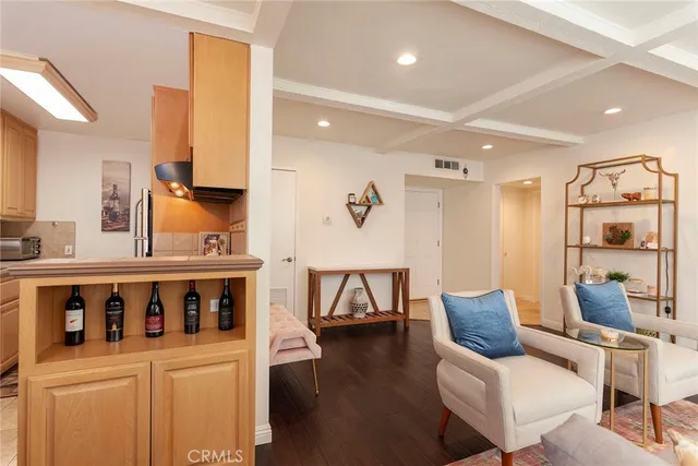 $2,495 | 4140 Warner Boulevard, Unit 103, Burbank, CA 91505