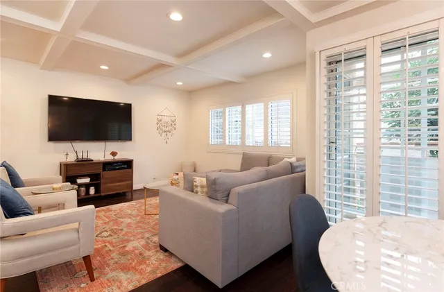 $2,495 | 4140 Warner Boulevard, Unit 103, Burbank, CA 91505