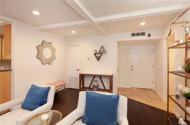 $2,495 | 4140 Warner Boulevard, Unit 103, Burbank, CA 91505