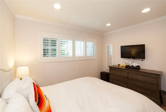 $2,495 | 4140 Warner Boulevard, Unit 103, Burbank, CA 91505