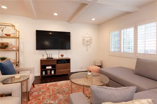 $2,495 | 4140 Warner Boulevard, Unit 103, Burbank, CA 91505