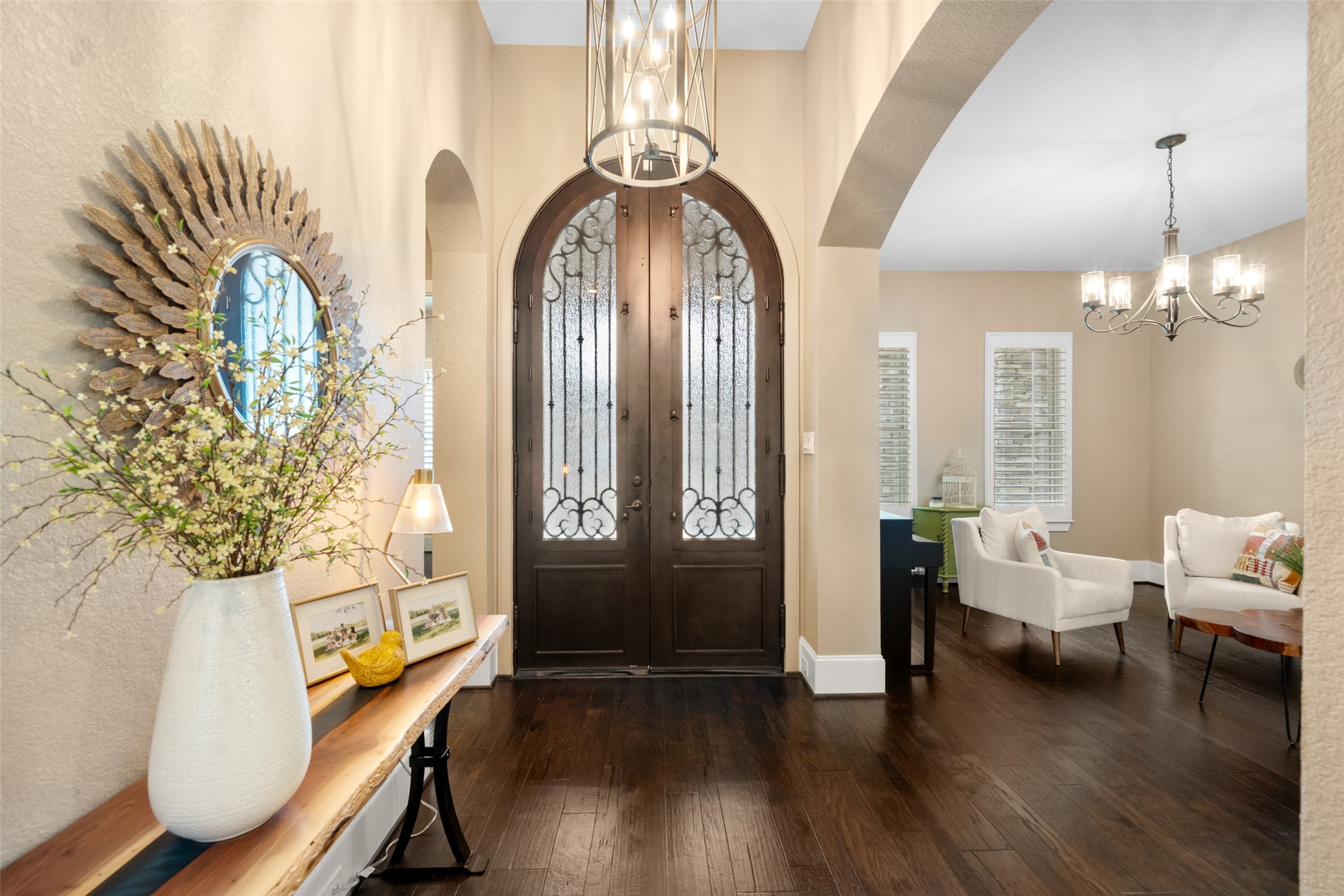 1702 Hunters Trail Friendswood, TX 77546 - Photo 9 of 42 a view of a livingroom with furniture and hardwood floor