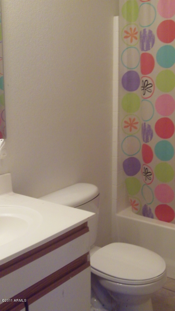 6326 West Riva Road Phoenix, AZ 85043 - Photo 7 of 9 117_1888