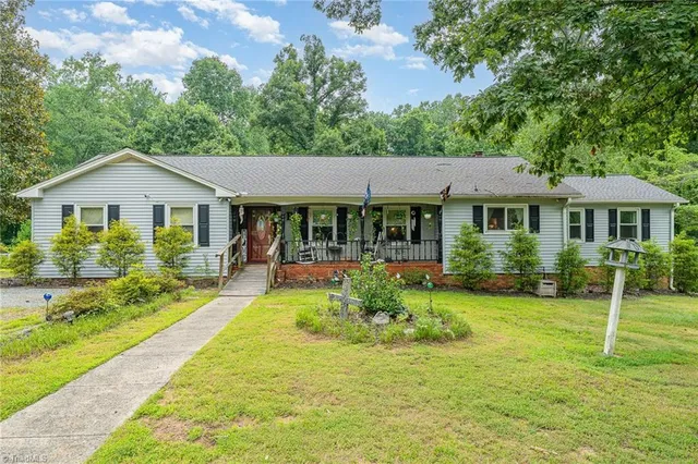 $300,000 | 2800 Loch Drive, Winston-Salem, NC 27106