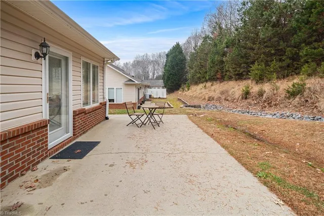 $280,000 | 273 South Boyles Street, Pilot Mountain, NC 27041