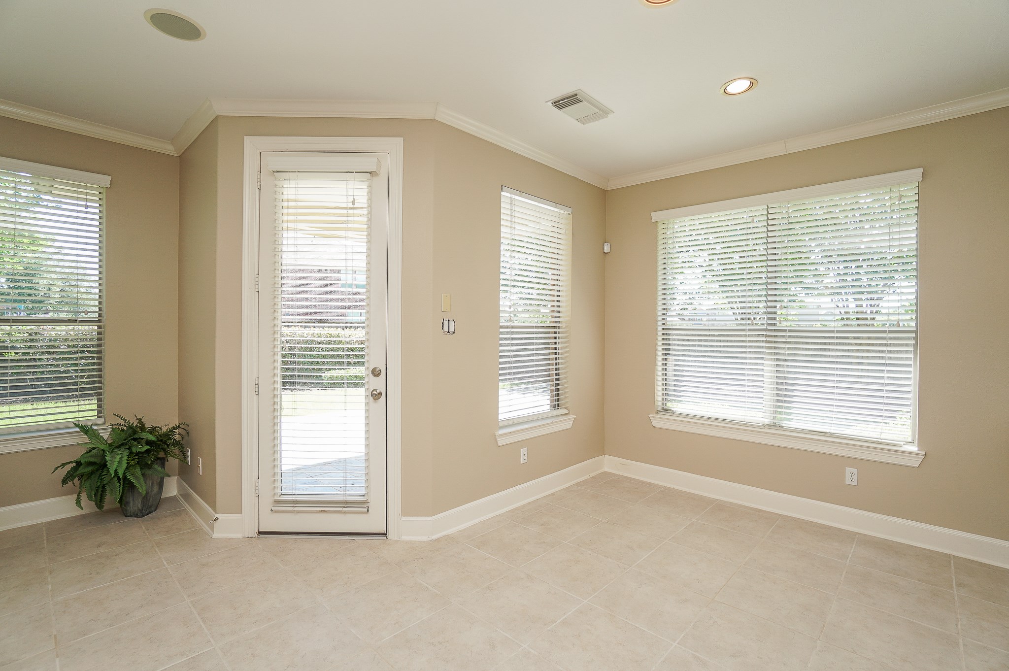 2335 Ralston Branch Way Sugar Land, TX 77479 - Photo 18 of 47 a view of an empty room with a window