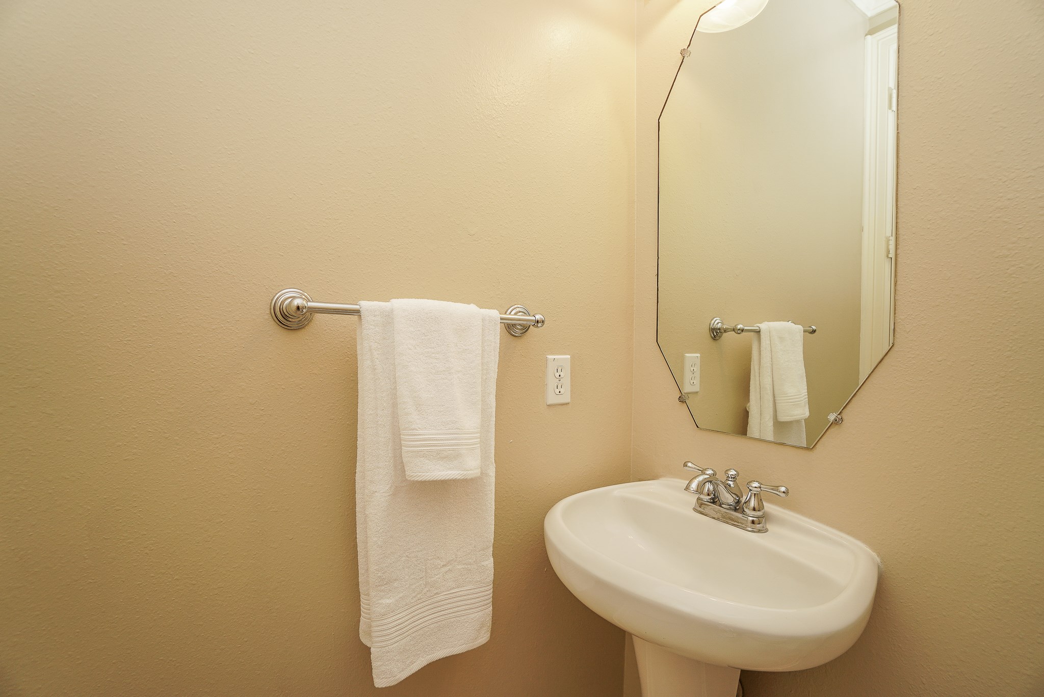 2335 Ralston Branch Way Sugar Land, TX 77479 - Photo 25 of 47 a bathroom with a sink and mirror