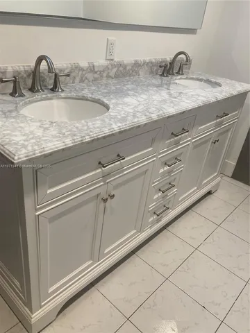 $220,000 | 800 Northeast 195th Street, Unit 314, Miami, FL 33179