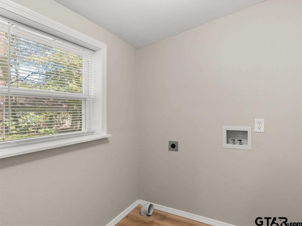 406 Giles Street Mineola, TX 75773 - Photo 19 of 19 a view of a small space with a window