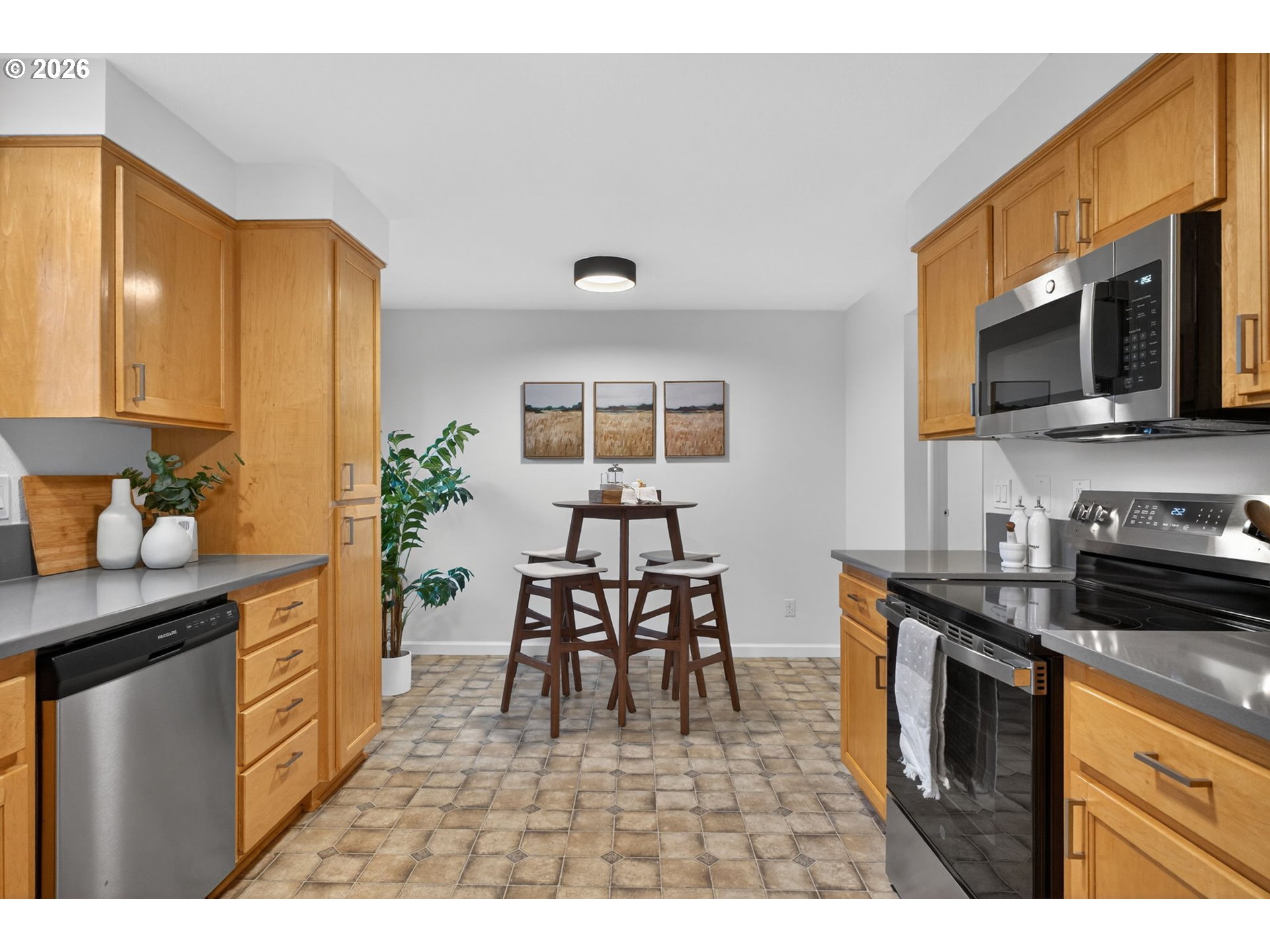 5690 Southwest 203rd Avenue Beaverton, OR 97078 - Photo 11 of 37 Kitchen