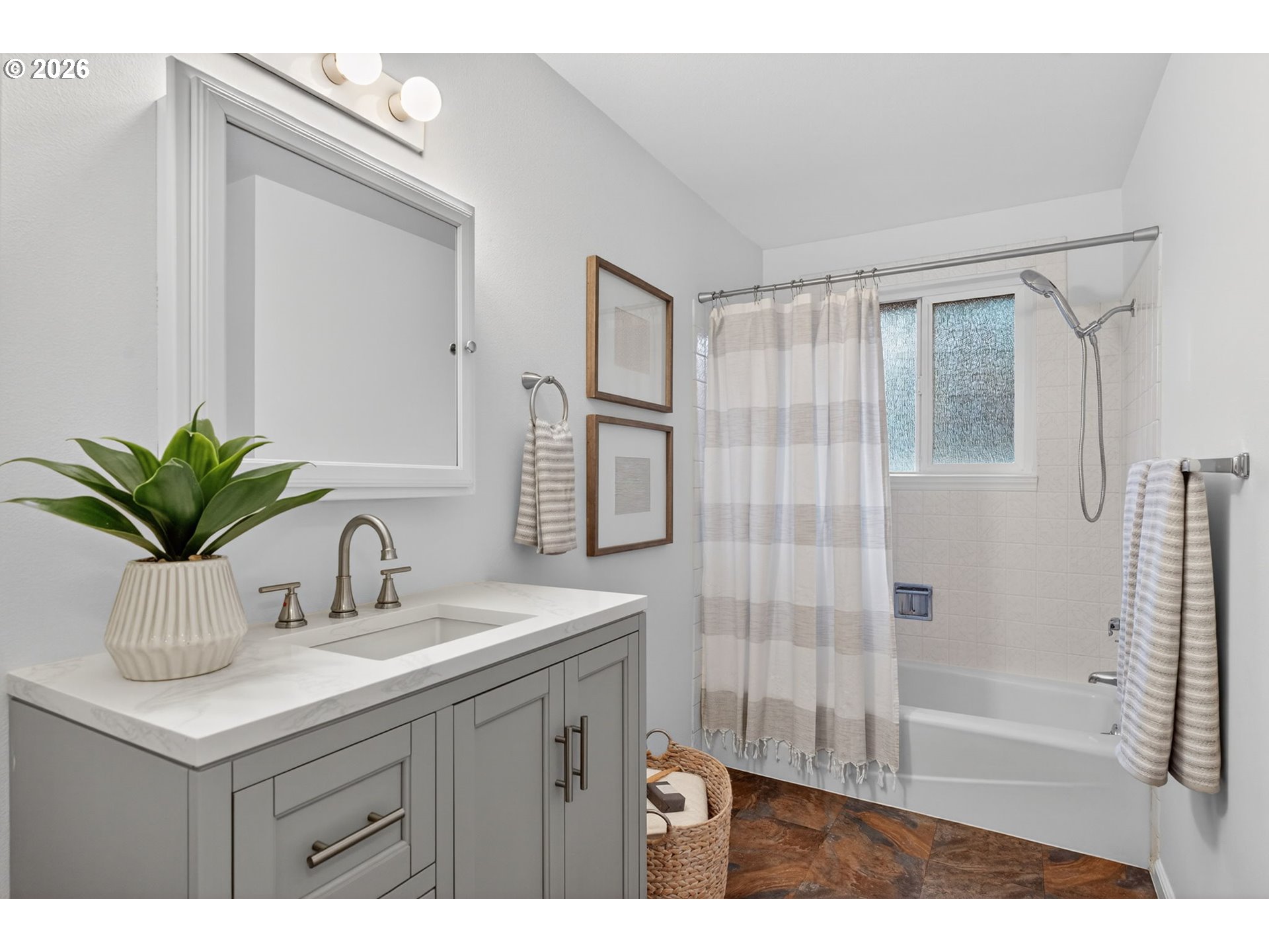 5690 Southwest 203rd Avenue Beaverton, OR 97078 - Photo 13 of 37 Bathroom