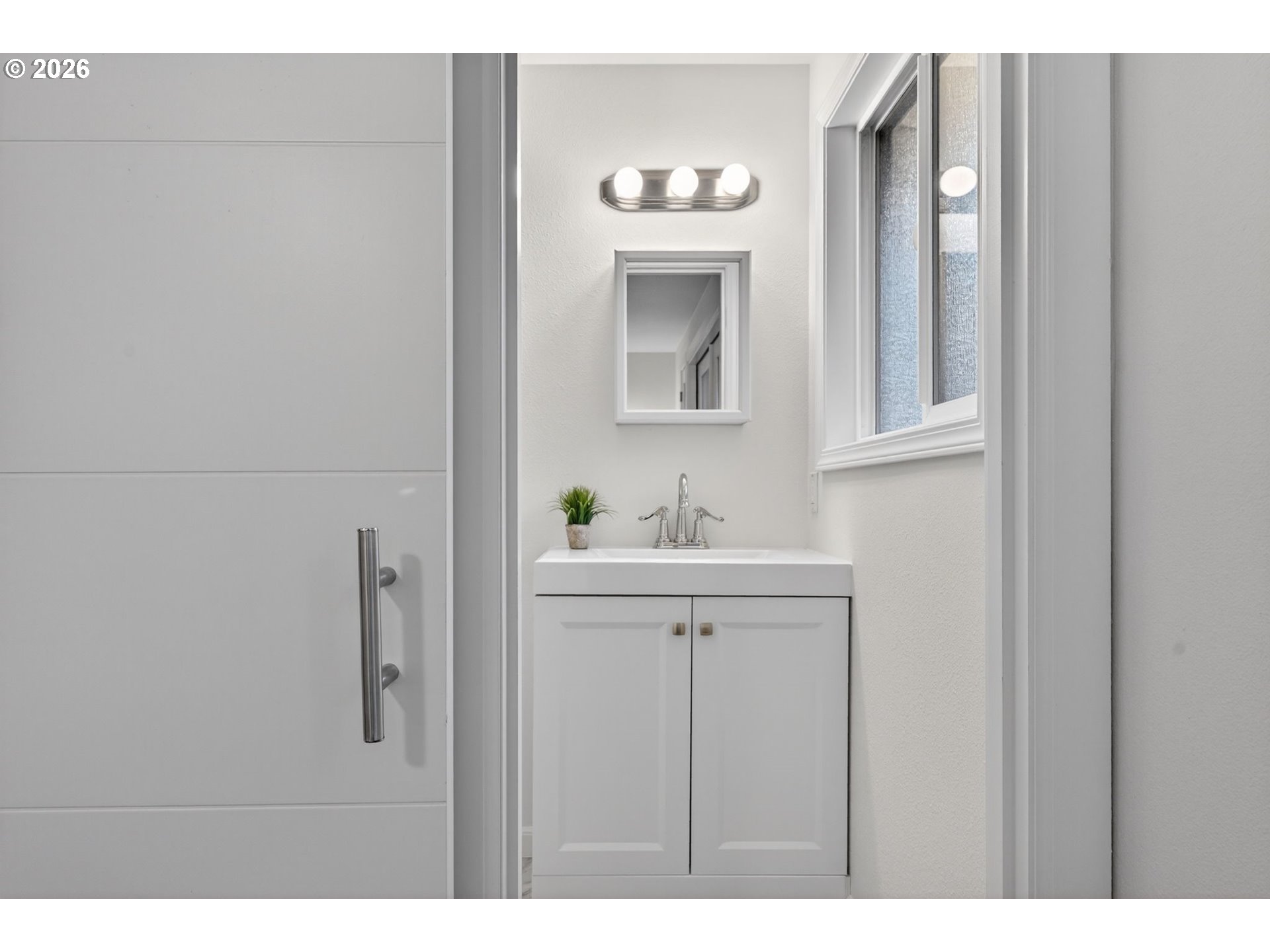 5690 Southwest 203rd Avenue Beaverton, OR 97078 - Photo 18 of 37 Owner's Suite Bathroom