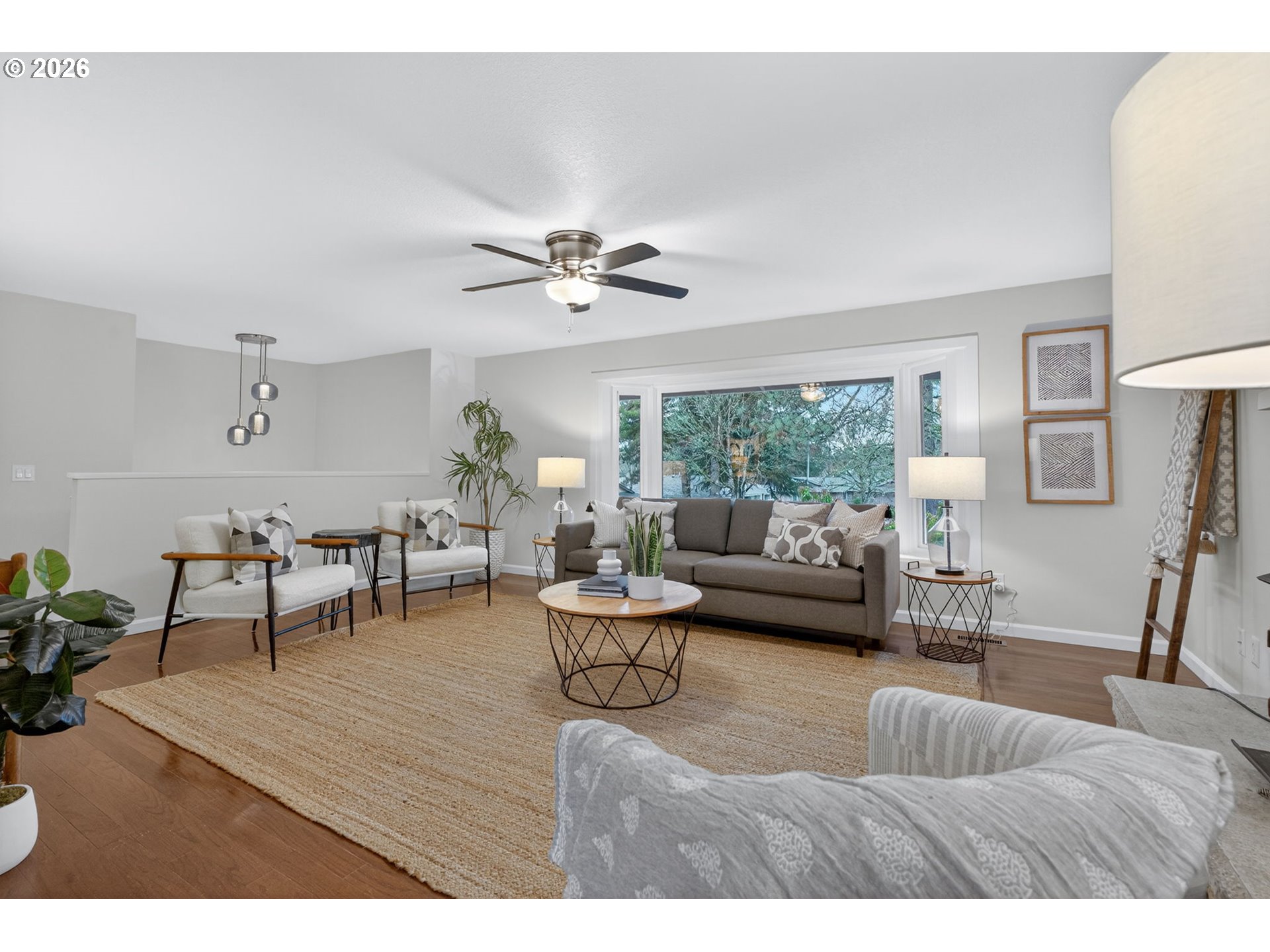 5690 Southwest 203rd Avenue Beaverton, OR 97078 - Photo 4 of 37 Living Room