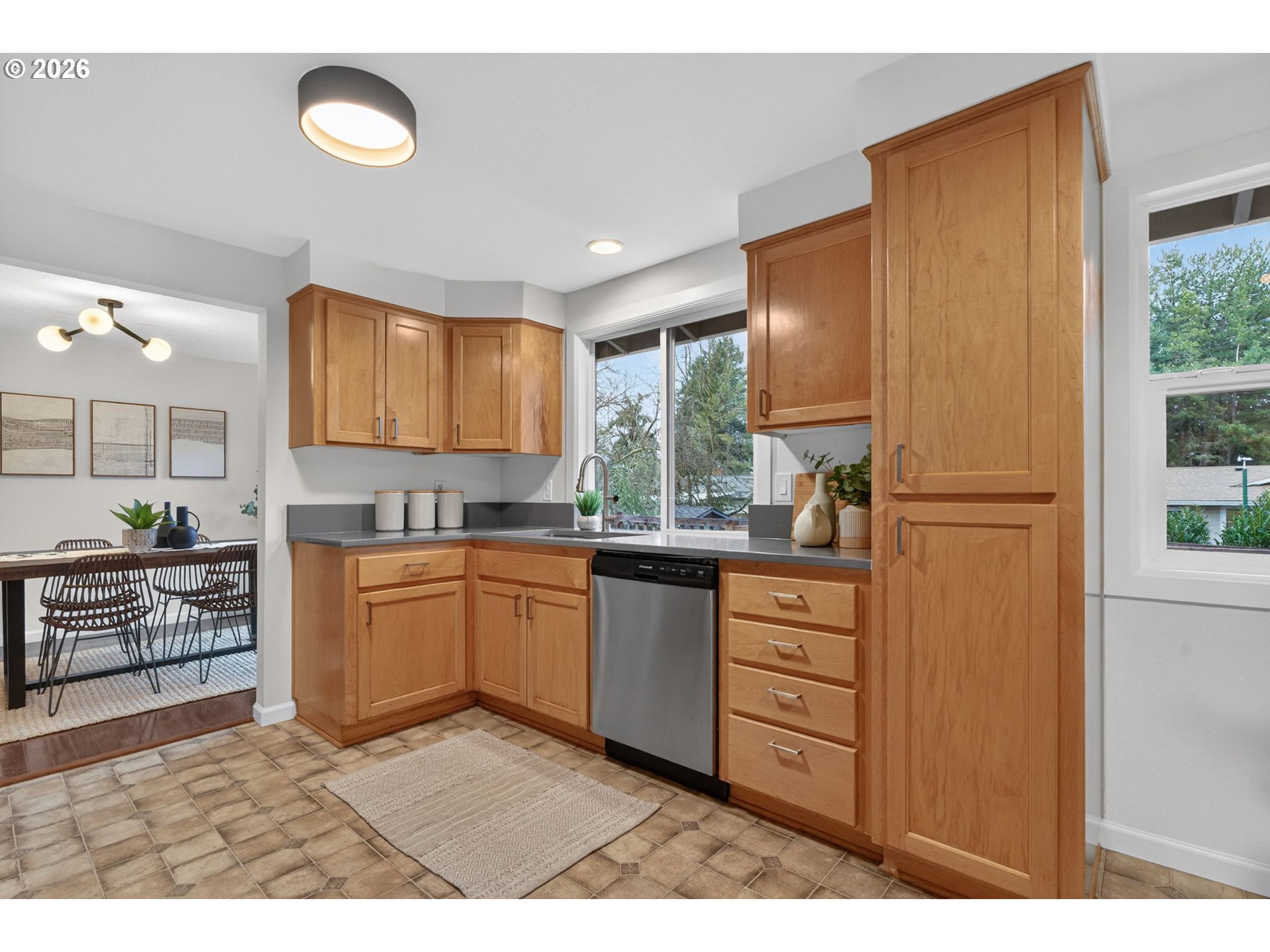 5690 Southwest 203rd Avenue Beaverton, OR 97078 - Photo 8 of 37 Kitchen