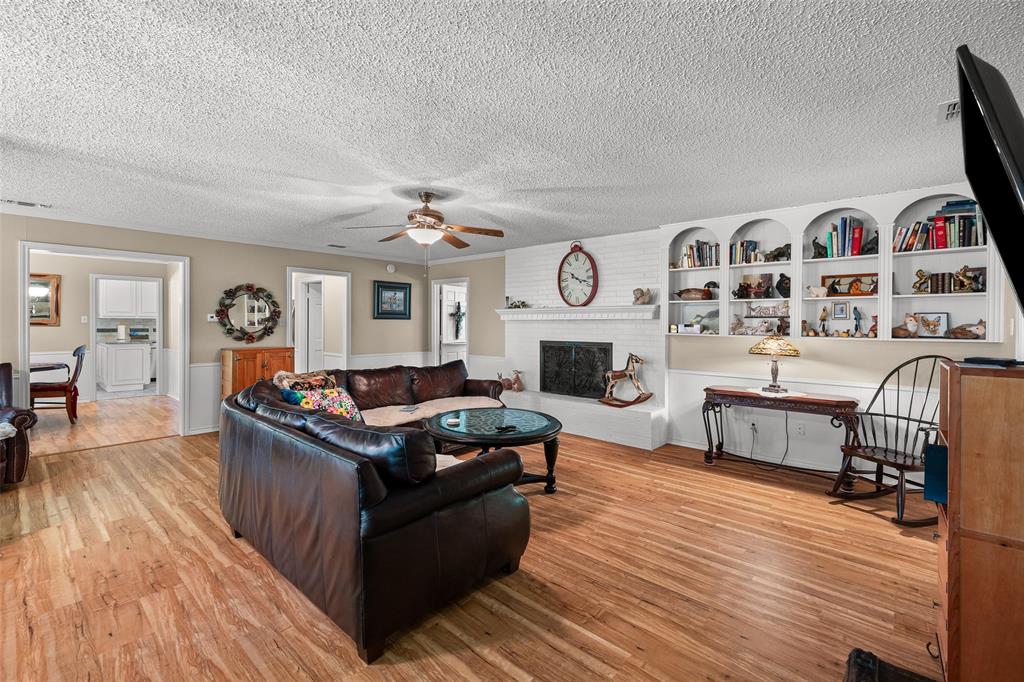 5110 Wedgefield Road Granbury, TX 76049 - Photo 8 of 37 Gallery Image 8