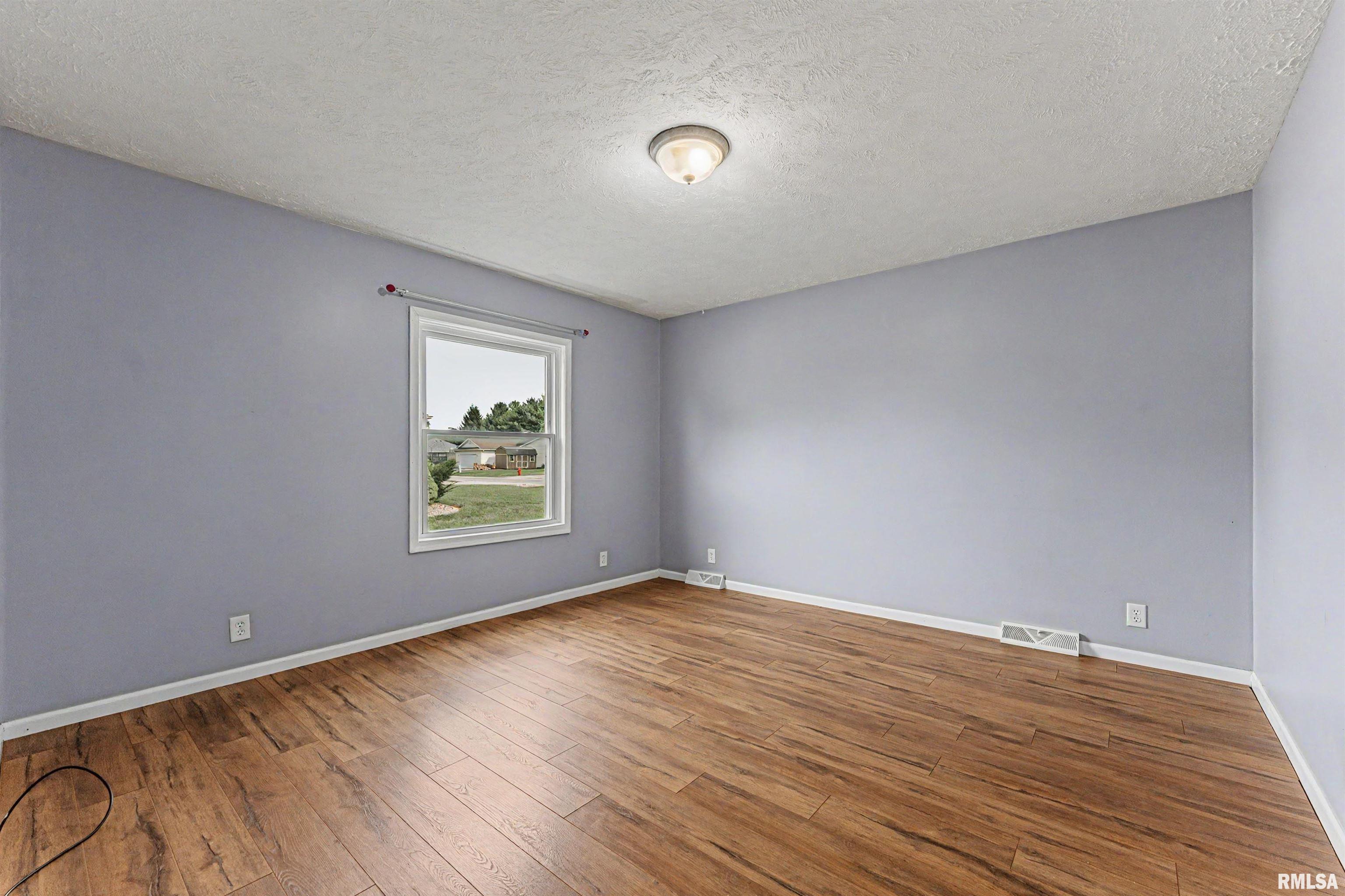 809 West Monroe Street Athens, IL 62613 - Photo 15 of 24 Gallery Image 15