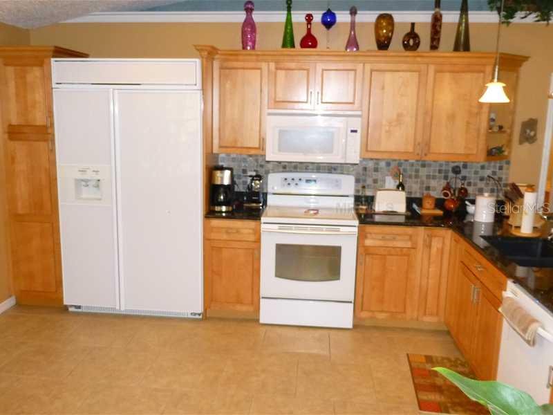 63 Valleyview Road DeBary, FL 32713 - Photo 6 of 25 Kitchen