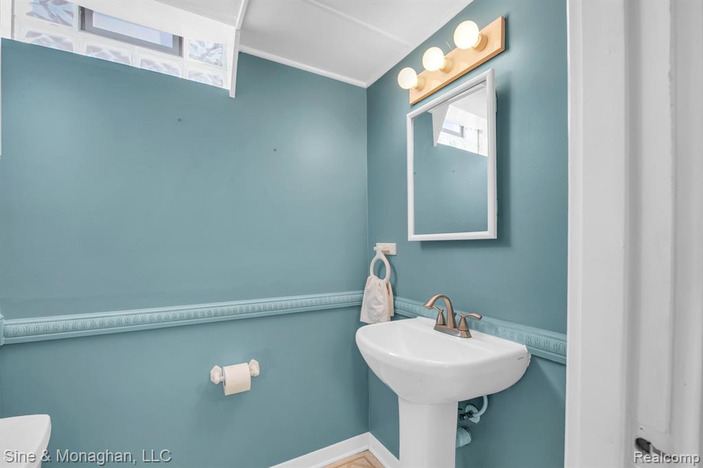 2022 Massoit Road Royal Oak, MI 48073 - Photo 27 of 34 Gallery Image 27