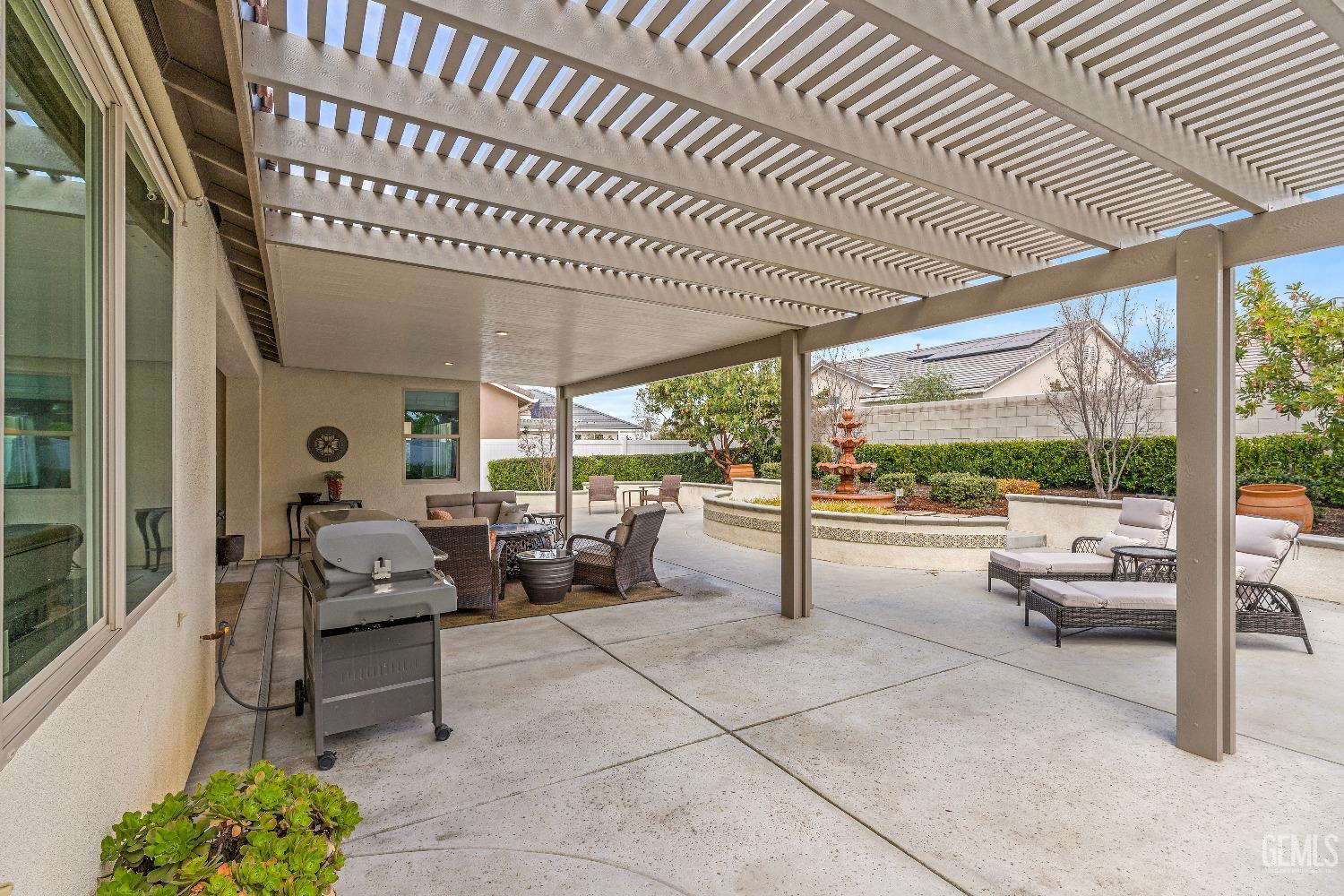 Undisclosed Address Bakersfield, CA 93311 - Photo 24 of 25 a living room with furniture