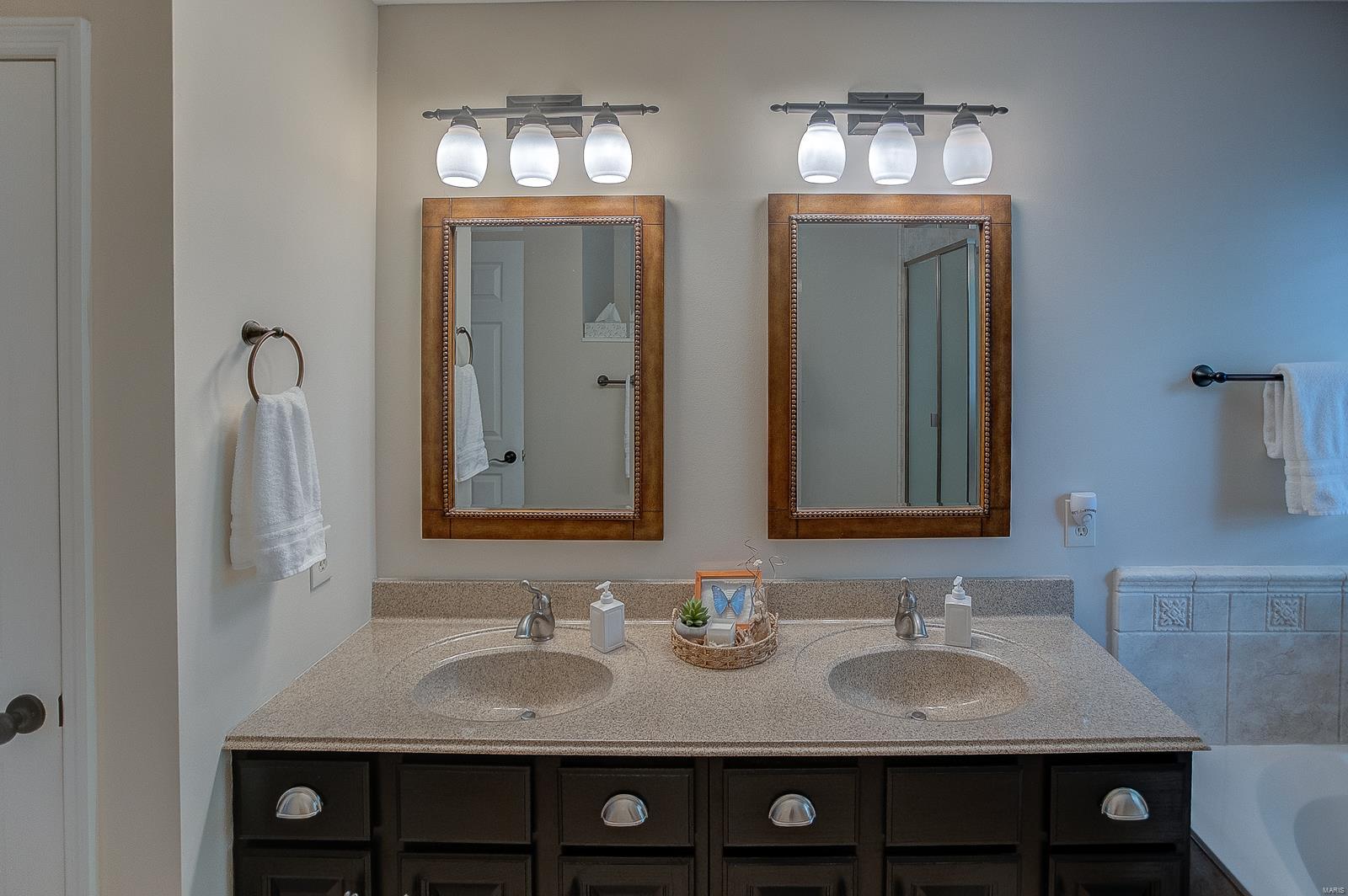 2706 Hunters Ridge Edwardsville, IL 62025 - Photo 28 of 53 Gallery Image 28