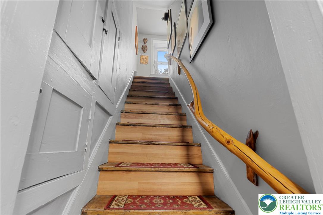 Eo Little Creek Road Bangor, PA 18013 - Photo 14 of 57 a view of entryway