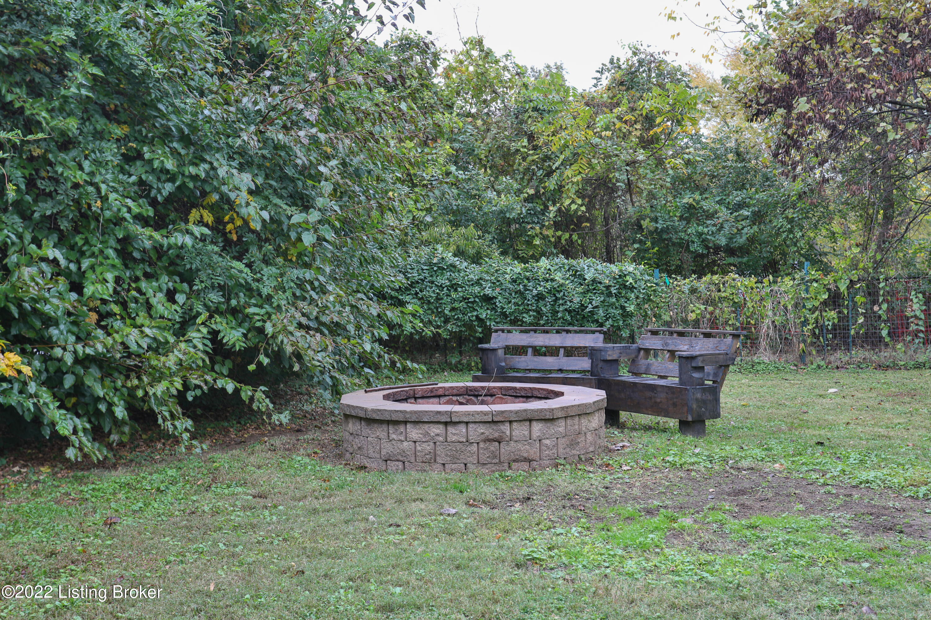 2815 Timber Hill Road Louisville, KY 40214 - Photo 18 of 32 2815 Timber Hills Rd-10