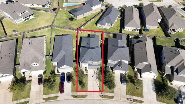 $2,600 | 31218 Pinebrook Falls Lane, Hockley, TX 77447