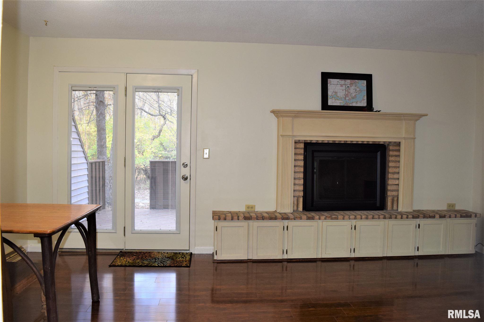 6 Country Place Springfield, IL 62703 - Photo 5 of 34