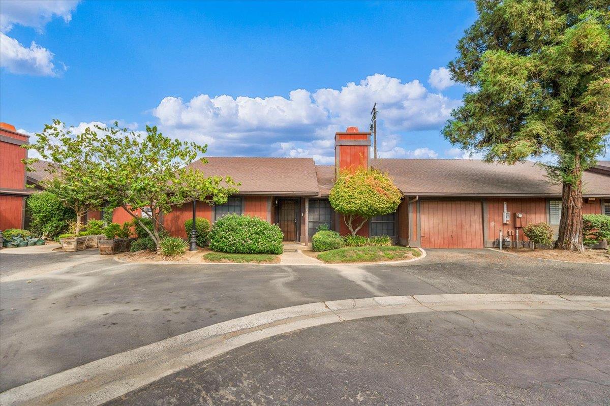 1541 East Fairmont Ave Unit 103