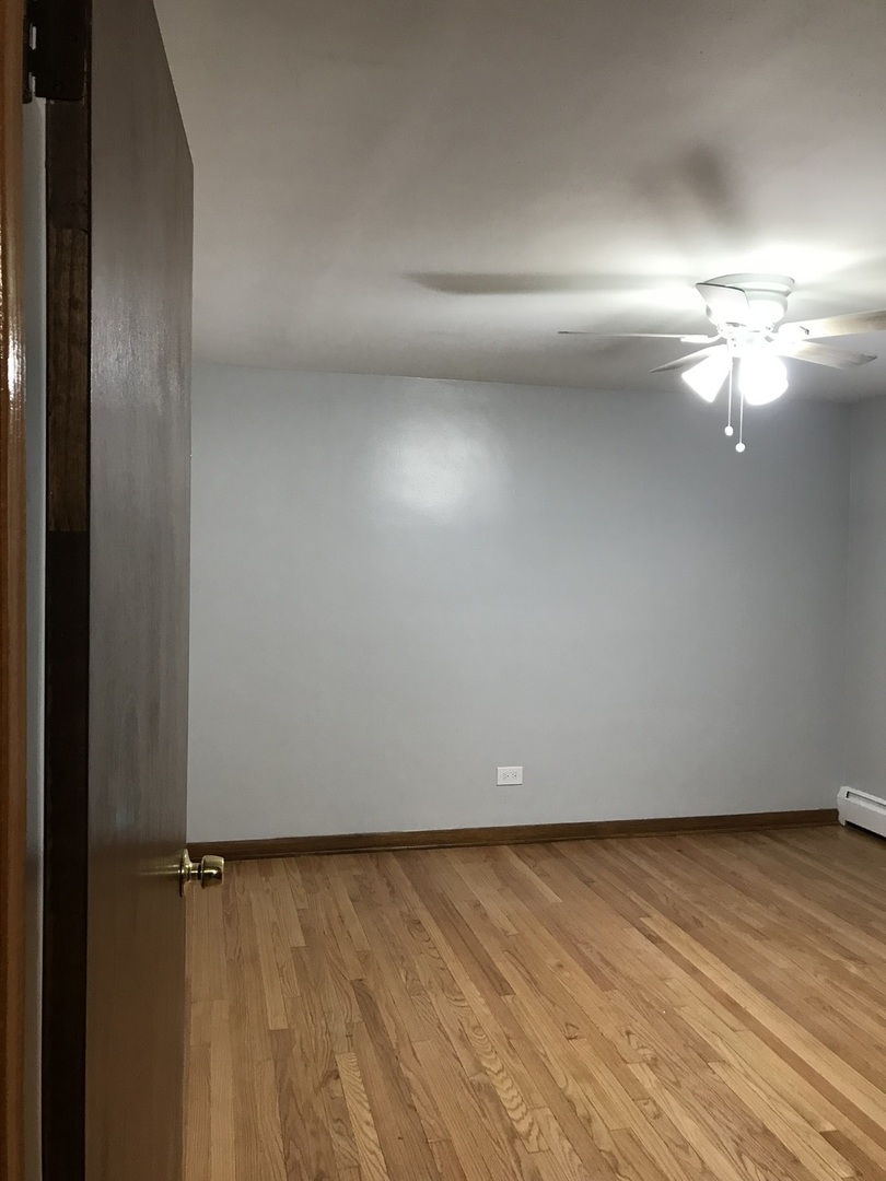 6854 Cermak Road, Unit GC Berwyn, IL 60402 - Photo 4 of 9 a view of an empty room