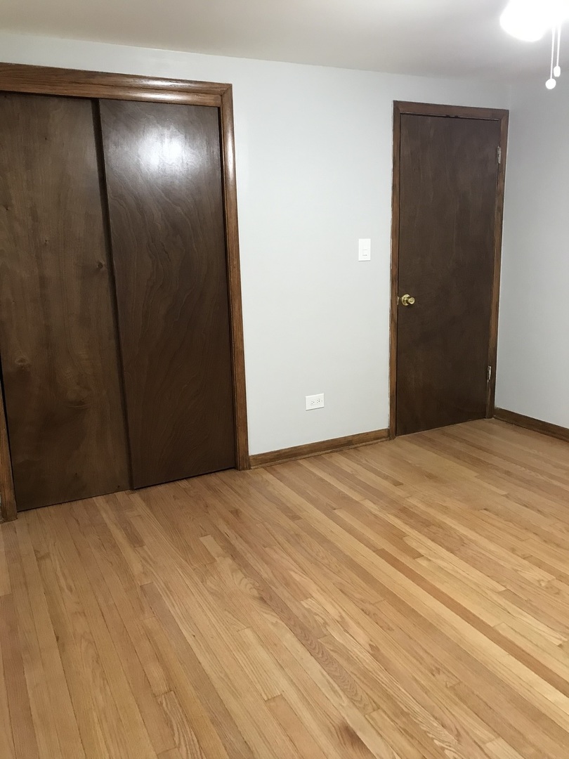 6854 Cermak Road, Unit GC Berwyn, IL 60402 - Photo 5 of 9 a view of an empty room