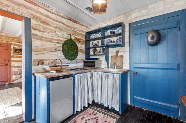 $998,500 | 1024 Pecan Creek Road, Fredericksburg, TX 78624